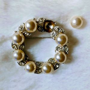 Lisner Silver Brooch Pin Pearl and Rhinestone Circle Vintage Costume Jewelry